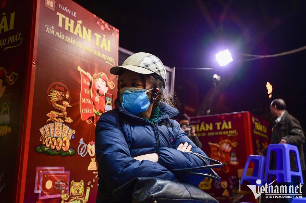 Xếp hàng từ 3h để mua vàng ngày vía Thần Tài ở Hà Nội-3