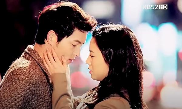 Cảnh tình cảm trên phim của Song Joong Ki và vợ sắp cưới-1