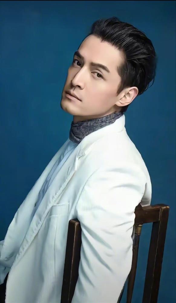 Hồ Ca thông báo có con, bà xã ngoài ngành giải trí-2