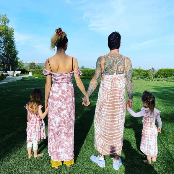 Adam Levine và vợ đón con thứ 3 sau scandal ngoại tình-2