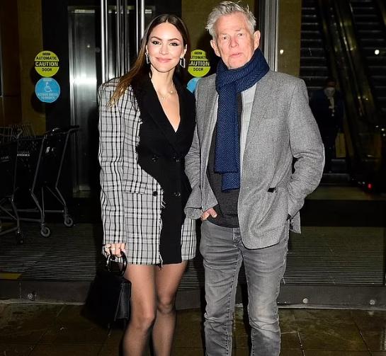 Có 6 con, người đàn ông 73 tuổi vẫn muốn sinh thêm-1