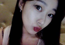 Jeon Somi đầy dấu son từ má đến cổ, người hôn là Giselle (aespa)?-5