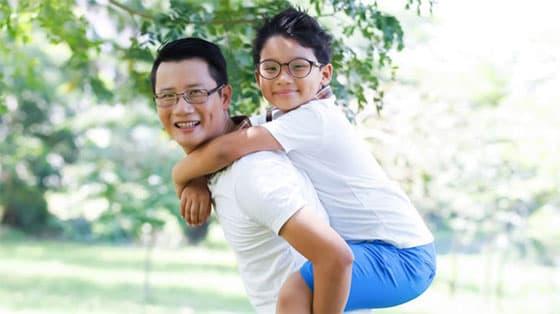 Showbiz Việt ngày 31/1: Bất ngờ ngoại hình con trai Hoàng Bách tuổi 16-2