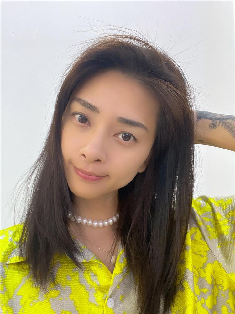 Showbiz Việt ngày 31/1: Bất ngờ ngoại hình con trai Hoàng Bách tuổi 16-9