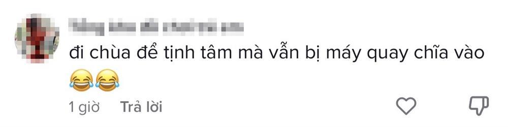 Đỗ Mỹ Linh đi chùa đầu năm cùng chồng bị chê xuề xòa-7