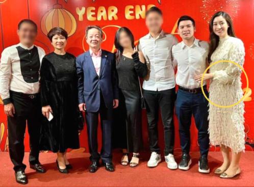 Đỗ Mỹ Linh đi chùa đầu năm cùng chồng bị chê xuề xòa-13