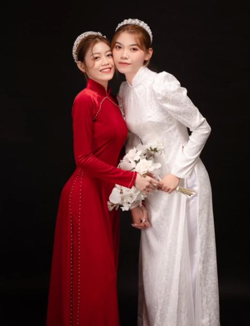 Ảnh cưới cực đẹp 2 cô gái trong đám cưới đang gây sốt MXH-9