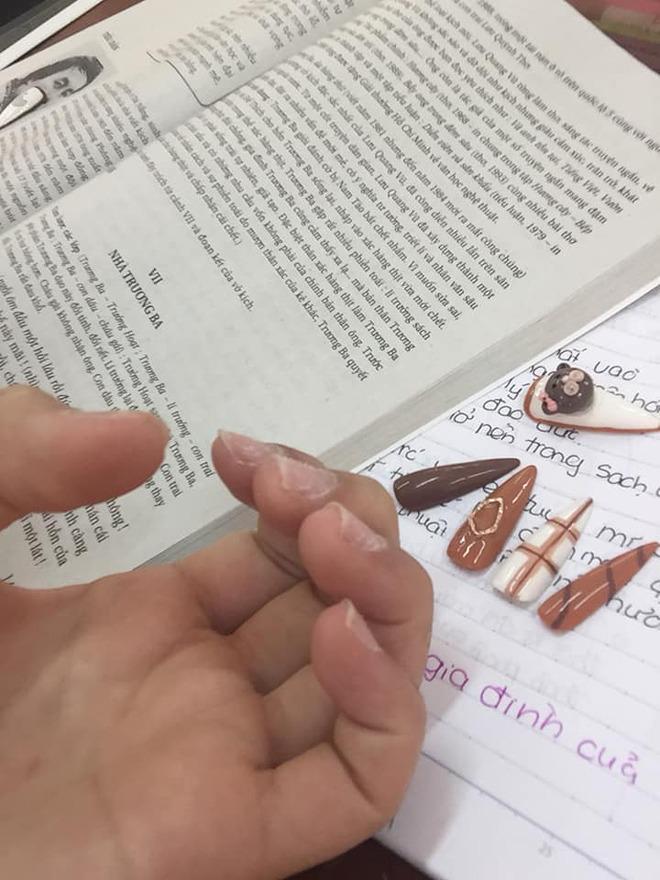 Hoảng hồn với những bộ nail nham nhở sau khi tháo móng giả chơi Tết-3