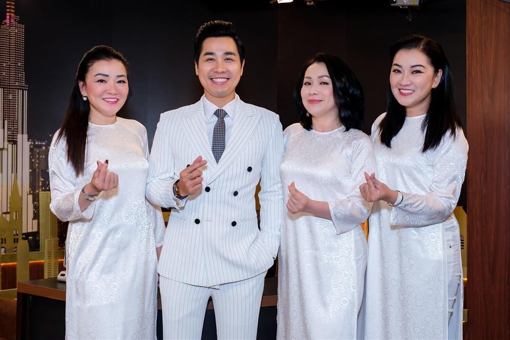 Minh Tú Tam ca Áo trắng làm mẹ đơn thân, nuôi con bệnh tật ở Mỹ-2