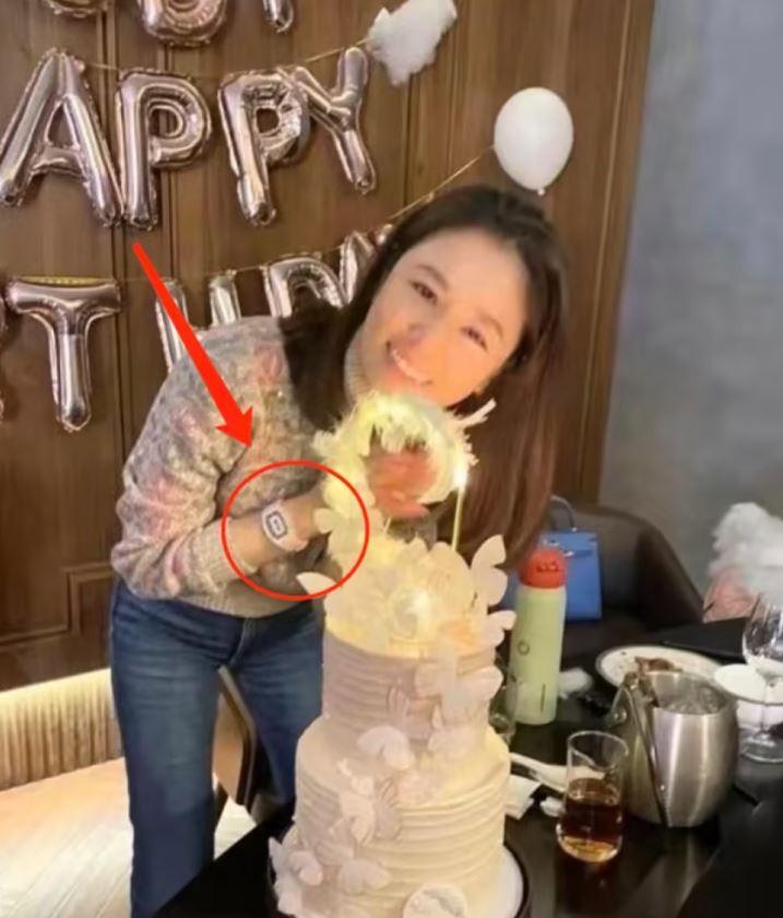 Thú chơi đồ hiệu xa xỉ của Lâm Tâm Như-1