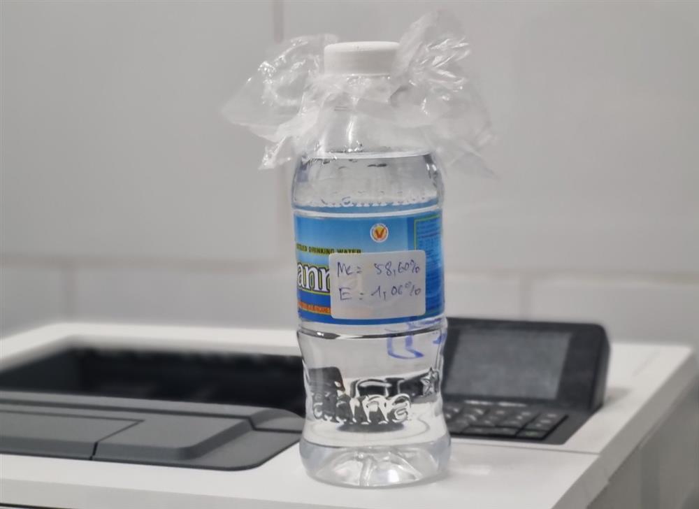 Sau chầu nhậu khai xuân, hàng loạt nam giới phải vào viện vì rượu rởm-2