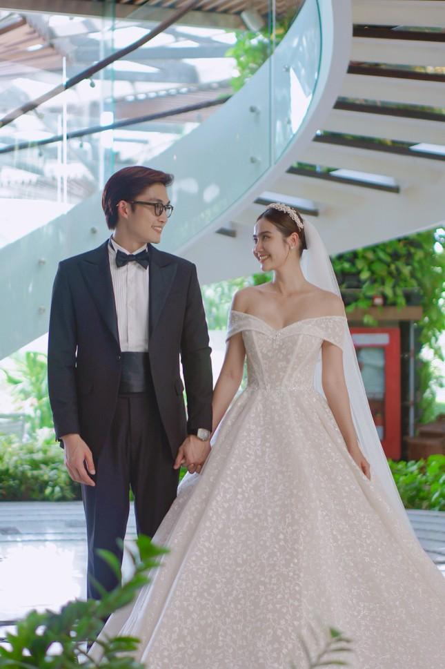 Huyền Lizzie có liên quan đến phim mới của Đình Tú theo cách vô cùng lắt léo?-1