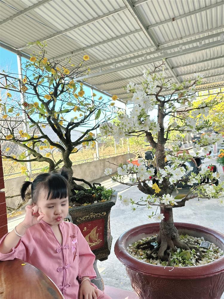 Con gái Jack hệt bố, chiếm spotlight khi đi biển cùng mẹ-9