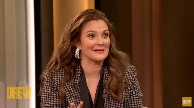 Leonardo DiCaprio được bênh vực sau khi bị chê giống ông trùm Playboy-2