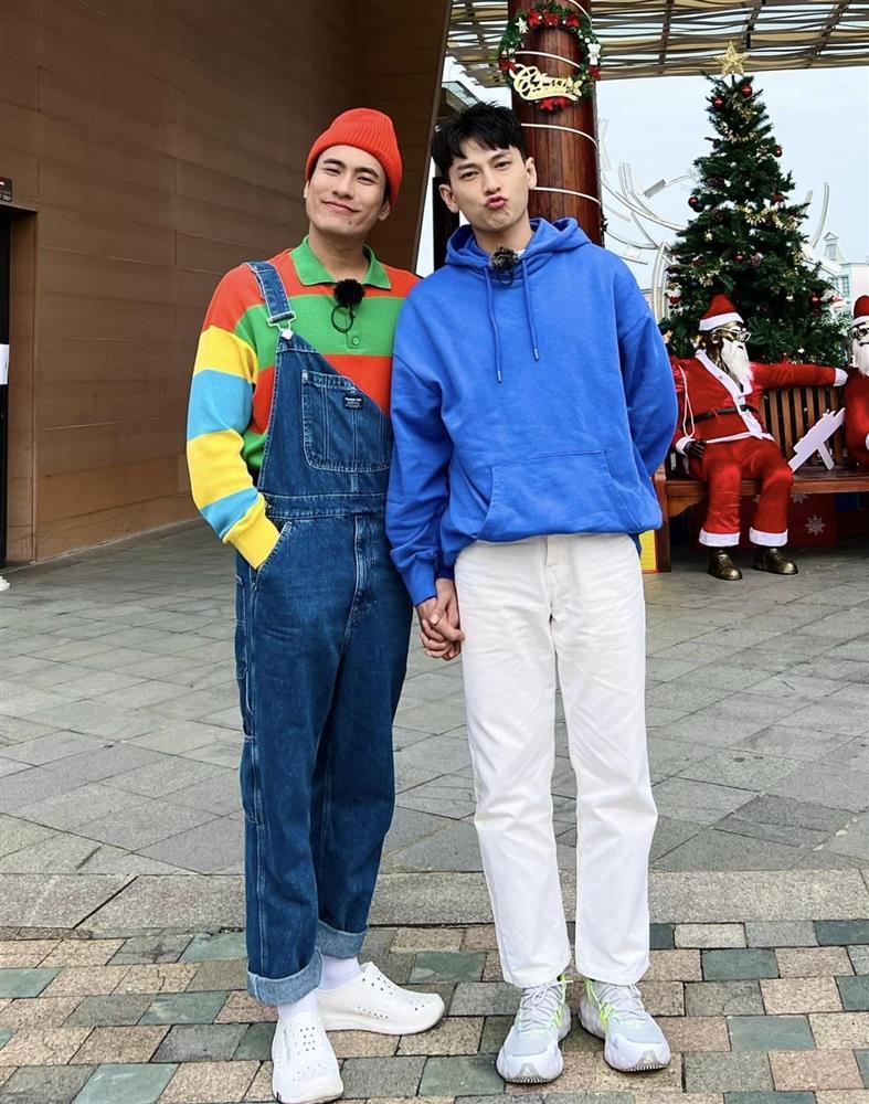 Lột xác ngoại hình, Kiều Minh Tuấn rút khoảng cách với Isaac-2