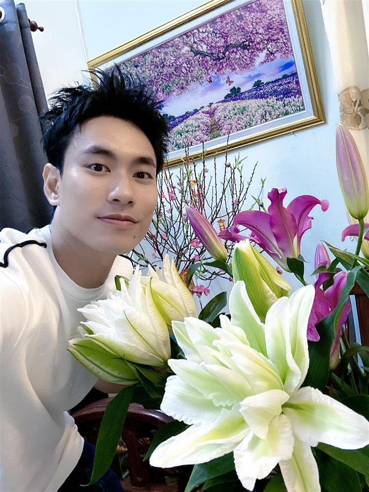 Lột xác ngoại hình, Kiều Minh Tuấn rút khoảng cách với Isaac-9