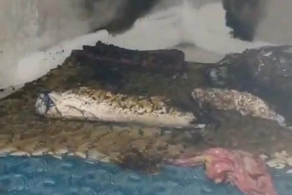 Đốt củi sưởi ấm, 5 nhà dân cháy rụi trong đêm-2