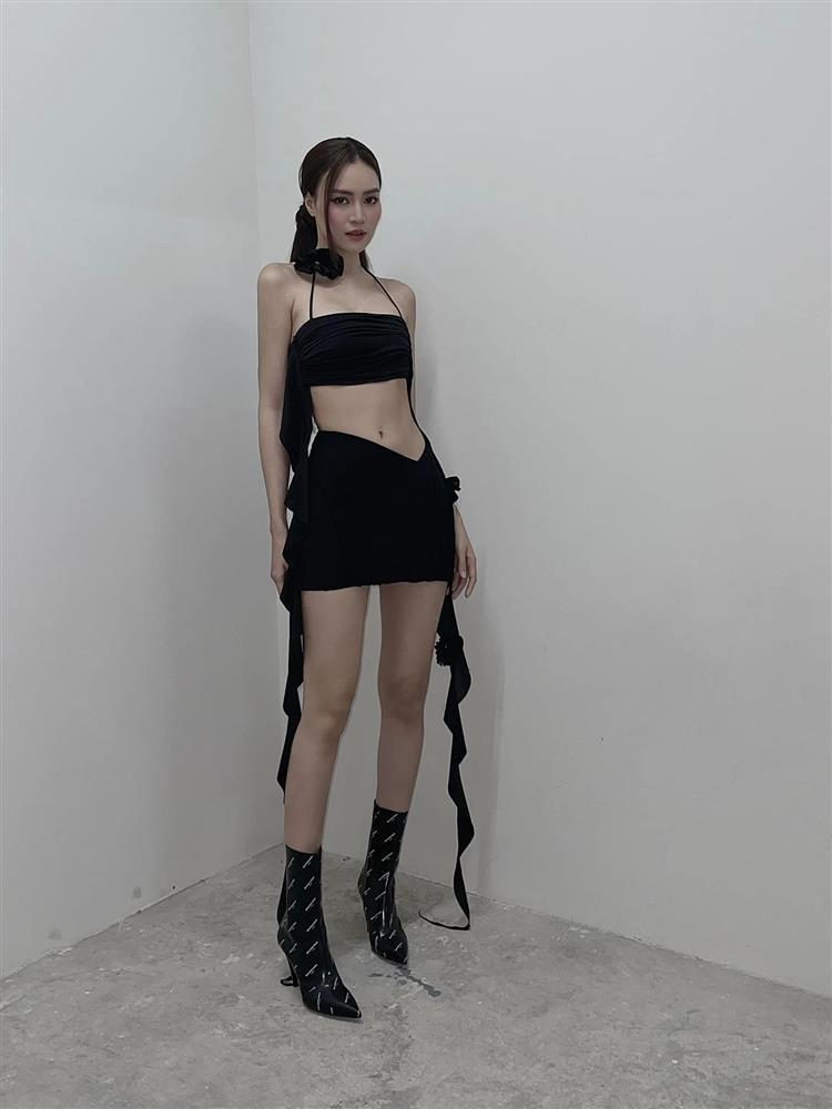 Ninh Dương Lan Ngọc khoe vòng 2 cực cháy sau ảnh Tết phờ phạc-4