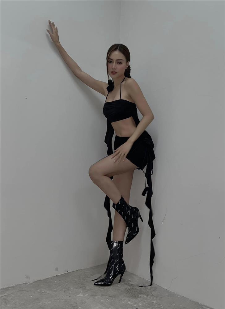 Ninh Dương Lan Ngọc khoe vòng 2 cực cháy sau ảnh Tết phờ phạc-6