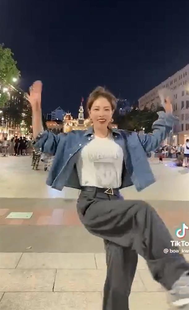 Nữ hoàng Kpop BoA bất ngờ khoe vũ đạo tại phố đi bộ Nguyễn Huệ-1