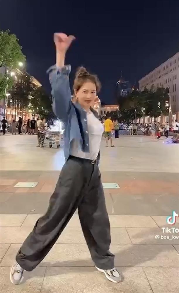 Nữ hoàng Kpop BoA bất ngờ khoe vũ đạo tại phố đi bộ Nguyễn Huệ-2