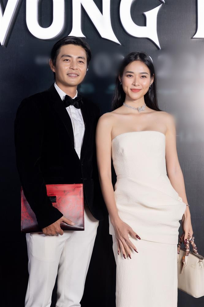 Cát Tường gây tranh cãi với trang phục lạc quẻ ở thảm đỏ-3