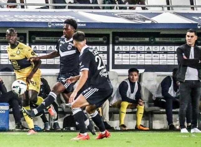 Diện mạo đổi khác Quang Hải khi liên tục ngồi dự bị ở Pháp-2