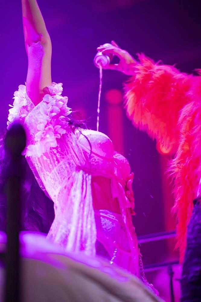 Đêm nhạc SpaceSpeakers bị phạt 110 triệu vì biểu diễn phản cảm-2