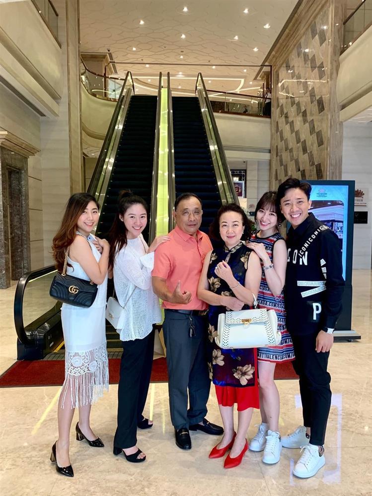 Hari Won hào phóng tặng đồ hiệu ngập nhà cho em gái Trấn Thành-6