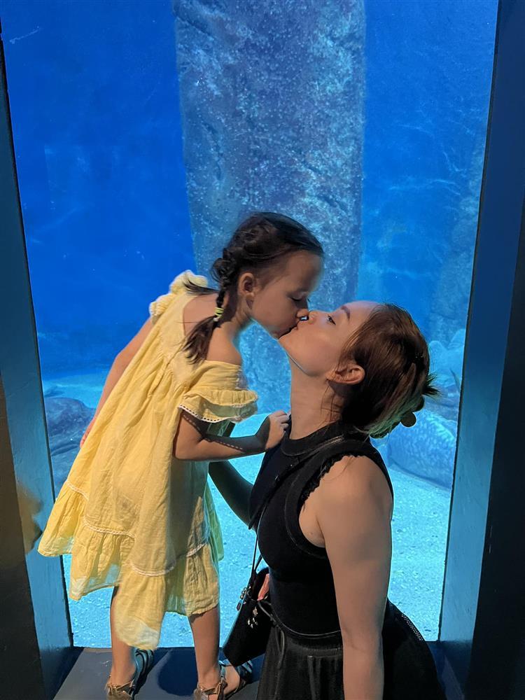 Showbiz Việt ngày 2/2: Phan Như Thảo khoe ảnh tình với chồng đại gia-5