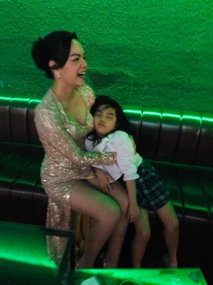 Phạm Quỳnh Anh xả kho loạt ảnh đầy xúc động bên con gái-1