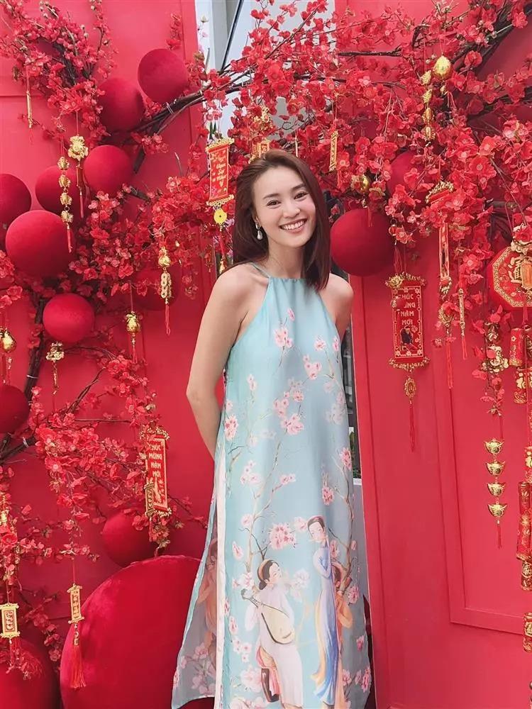 Lan Ngọc, Angela Phương Trinh bị chê cười vì mắc lỗi y hệt khi mặc yếm-4