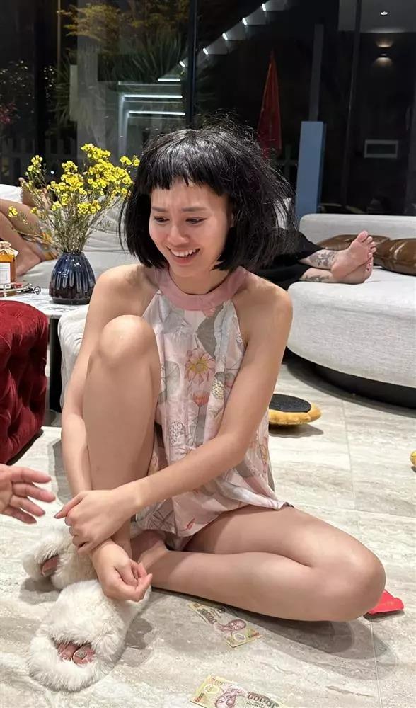 Lan Ngọc, Angela Phương Trinh bị chê cười vì mắc lỗi y hệt khi mặc yếm-5