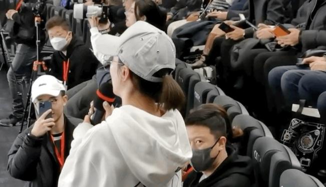 Vợ Ngô Kinh tỏ tình với Lưu Đức Hoa-1