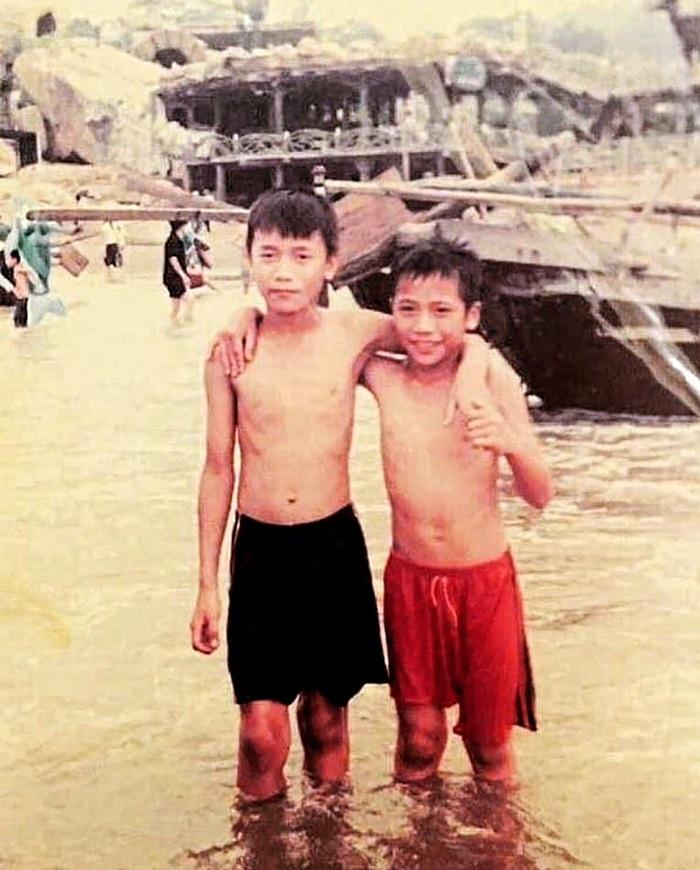 Thủ môn Bùi Tiến Dũng hé lộ ảnh ĐỘC bên em trai nổi tiếng-4