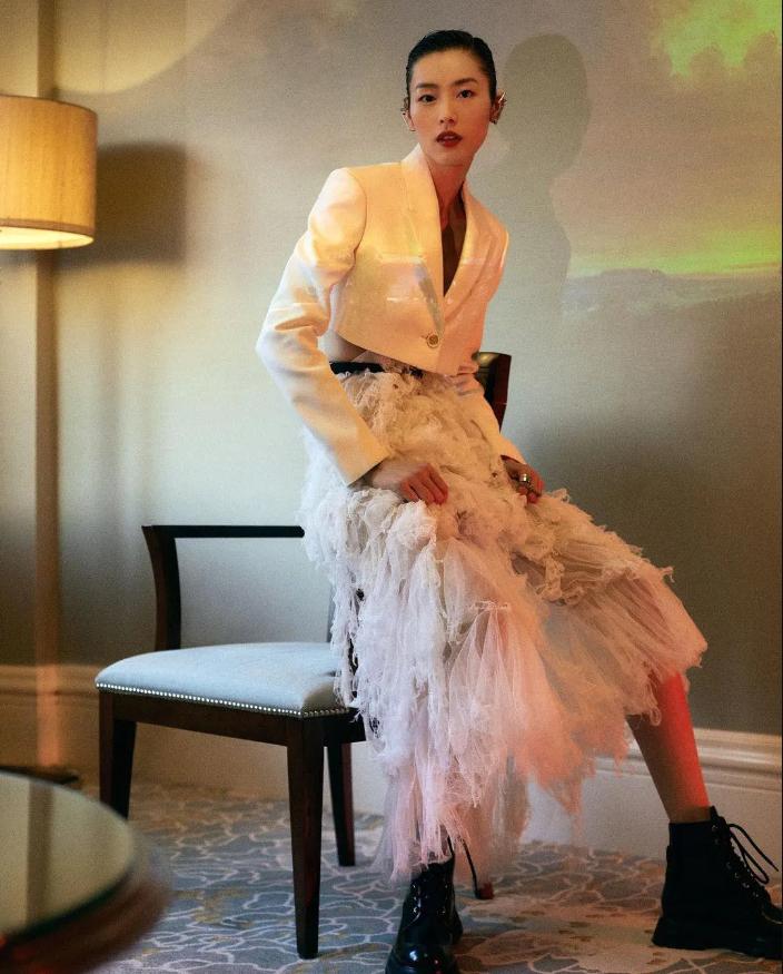 Sóng ngầm trong thời trang cao cấp: Model châu Á đầu tiên kết show Chanel-4