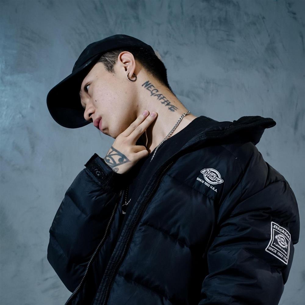 Bảo Anh và bạn trai tin đồn có chung gu xăm trổ cực cá tính-10