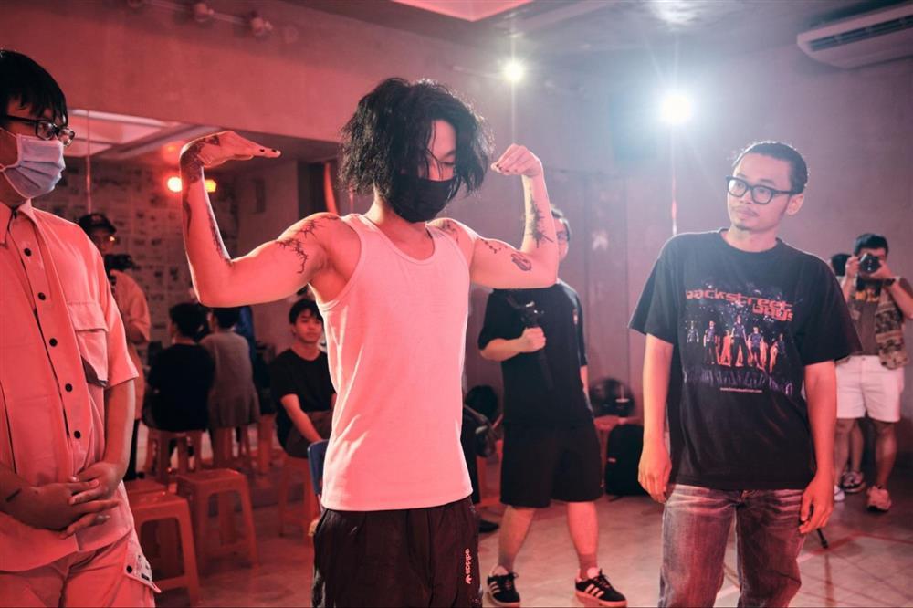 Bảo Anh và bạn trai tin đồn có chung gu xăm trổ cực cá tính-12