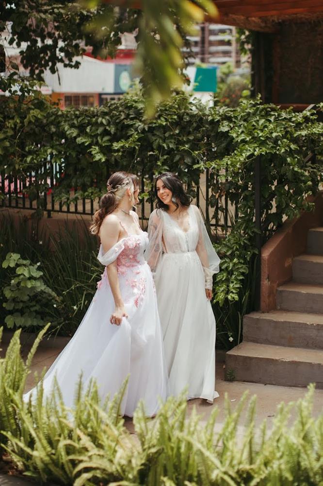 Đám cưới của hai fan girl BTS và EXO gây bão-3