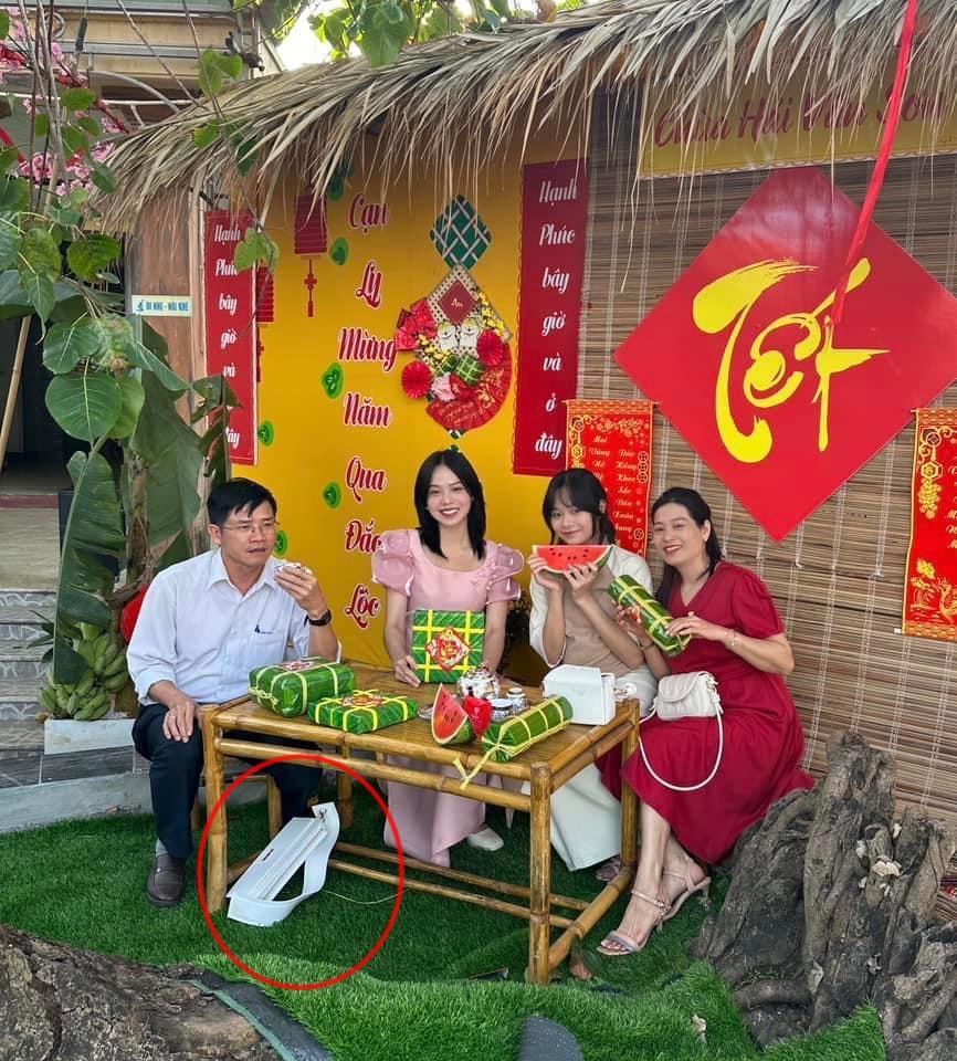 Tân Hoa Hậu Việt Nam vừa có túi hiệu đầu tiên đã xài như phá-1