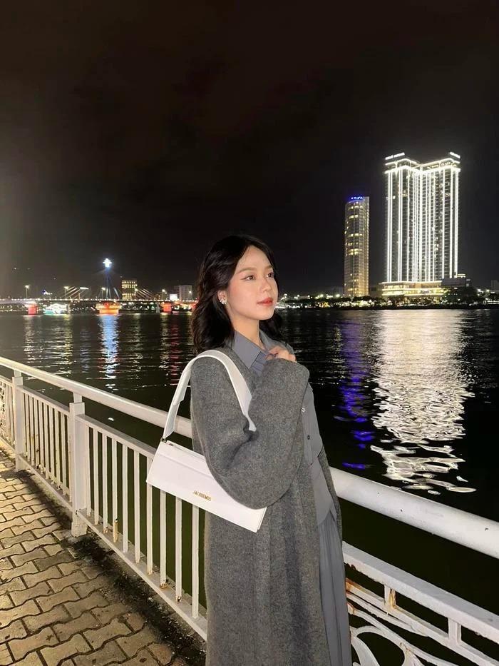 Tân Hoa Hậu Việt Nam vừa có túi hiệu đầu tiên đã xài như phá-4