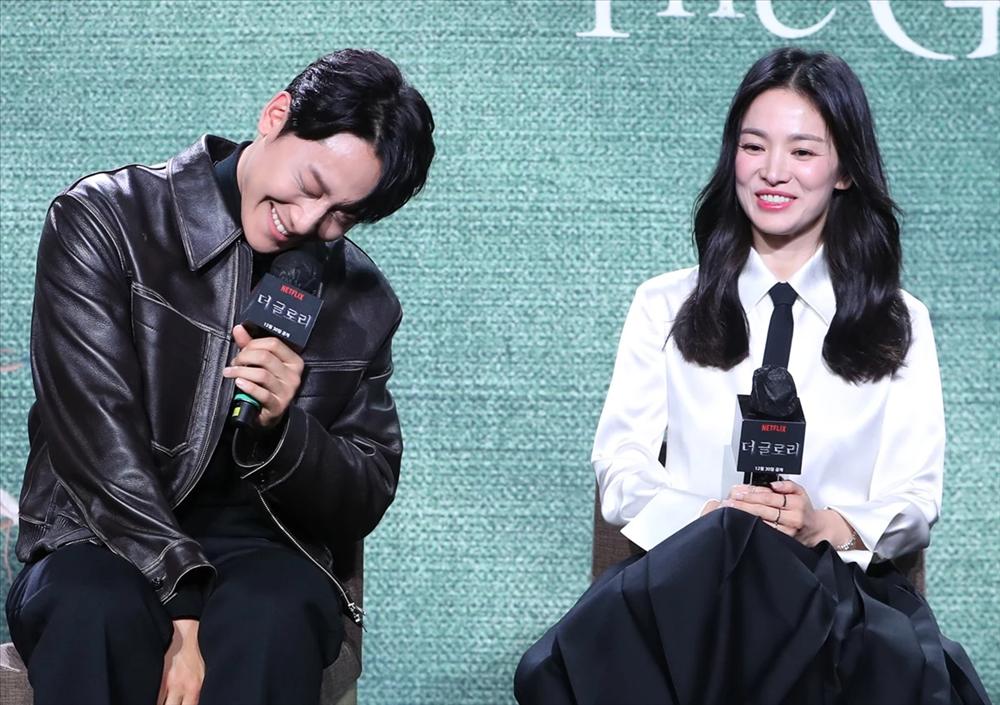 Tất cả sao nam làm việc với Song Hye Kyo đều khen cô một điểm-4