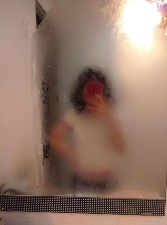 Đặc sản trời nồm Hà Nội, ngã sấp mặt vì nền nhà ướt sũng-1