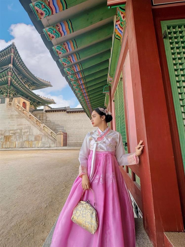 Tiểu Vy, Thùy Tiên, Hương Giang ai mặc Hanbok đẹp hơn?-8