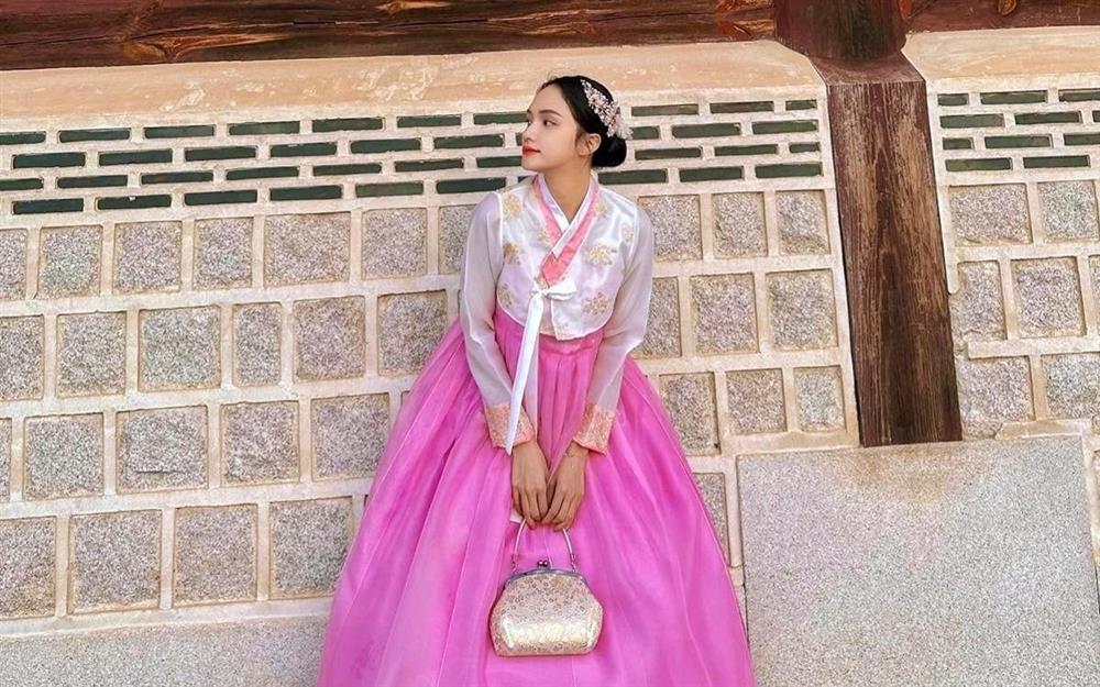 Tiểu Vy, Thùy Tiên, Hương Giang ai mặc Hanbok đẹp hơn?-9