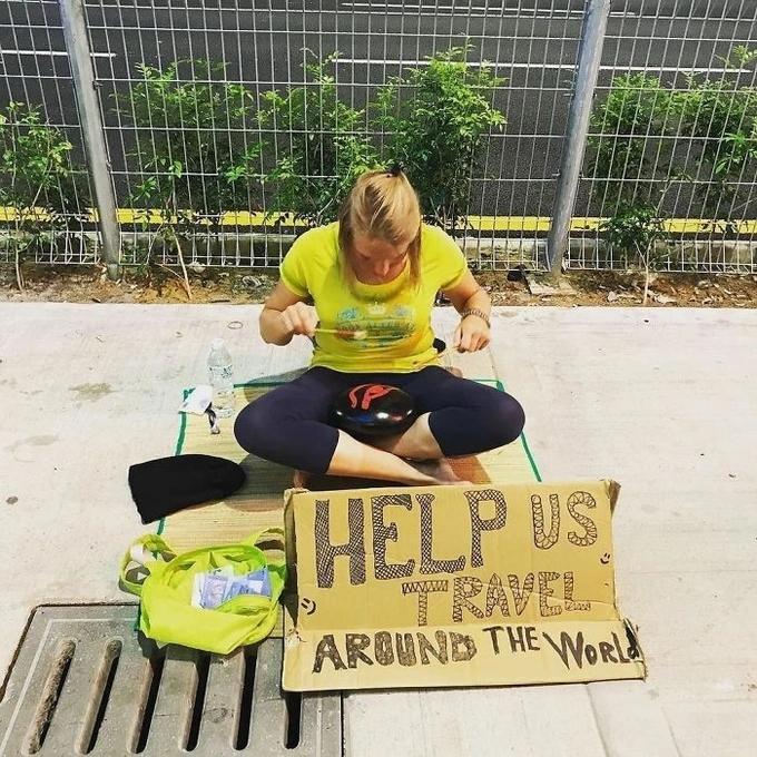 Khách Tây đổ sang châu Á ăn xin, lấy tiền du lịch khắp thế giới-2