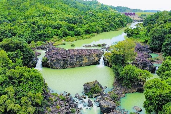 Nam thanh niên 26 tuổi tử vong khi nhảy xuống thác nước cứu người-1