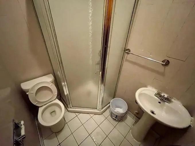 Khách sạn bị đánh giá tệ nhất giá 2 triệu đồng, bước vào hết hồn-5