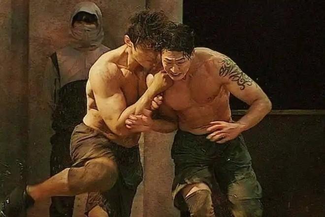 Tràn lan show giải trí dung tục, phản cảm-3