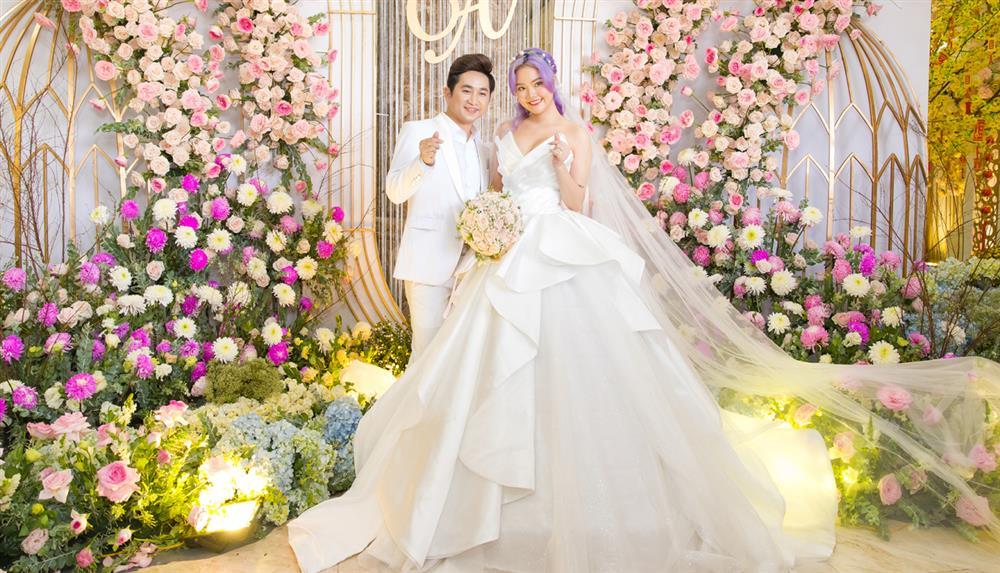 Hoa hậu, á hậu bị chê mặc lố tại đám cưới ca sĩ Bằng Cường-13